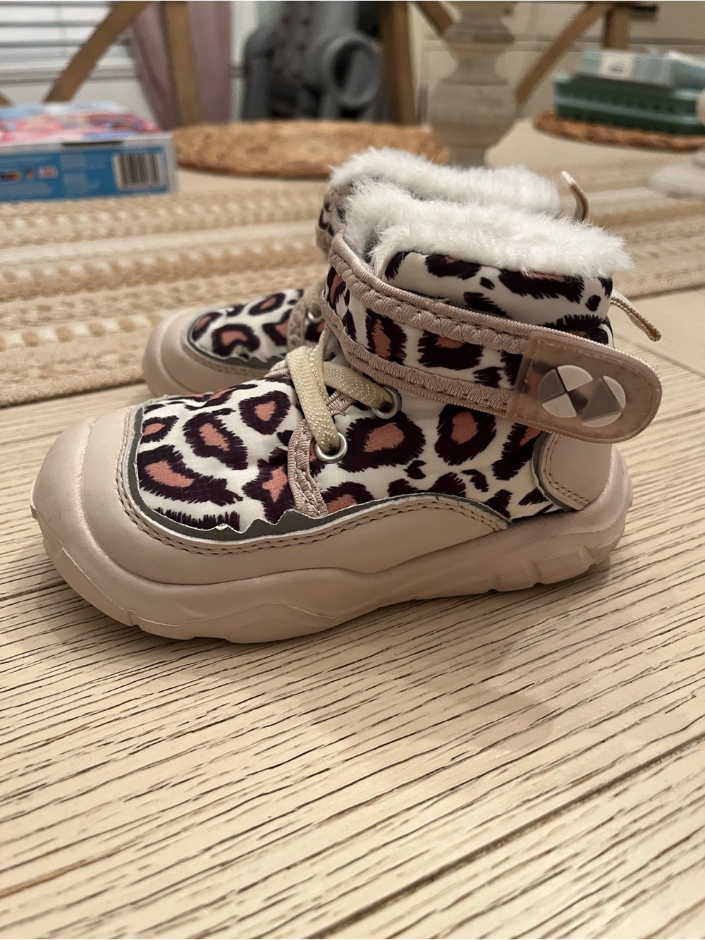 Leopard Print Faux-Fur Lined toddler size 7 Snow Boots